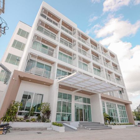 Hotel Agnes Buriram Kültér fotó